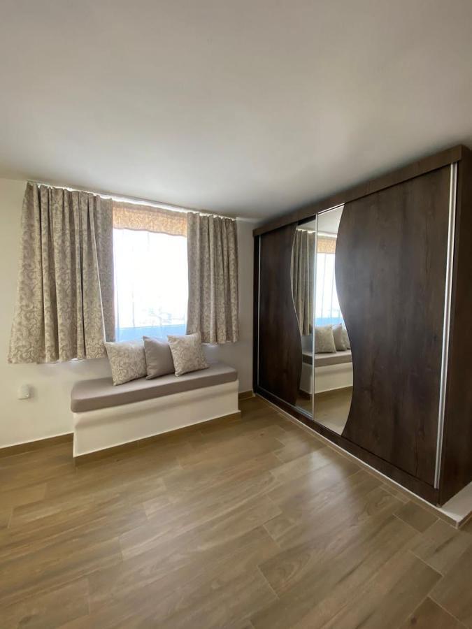 Alamana'S House - Ideal For Couples Ano Mera Ngoại thất bức ảnh